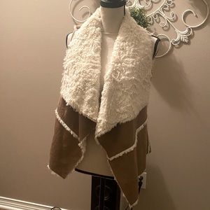 ST JOHNS BAY BROWN VEST WITH FURRY LIKE LINING